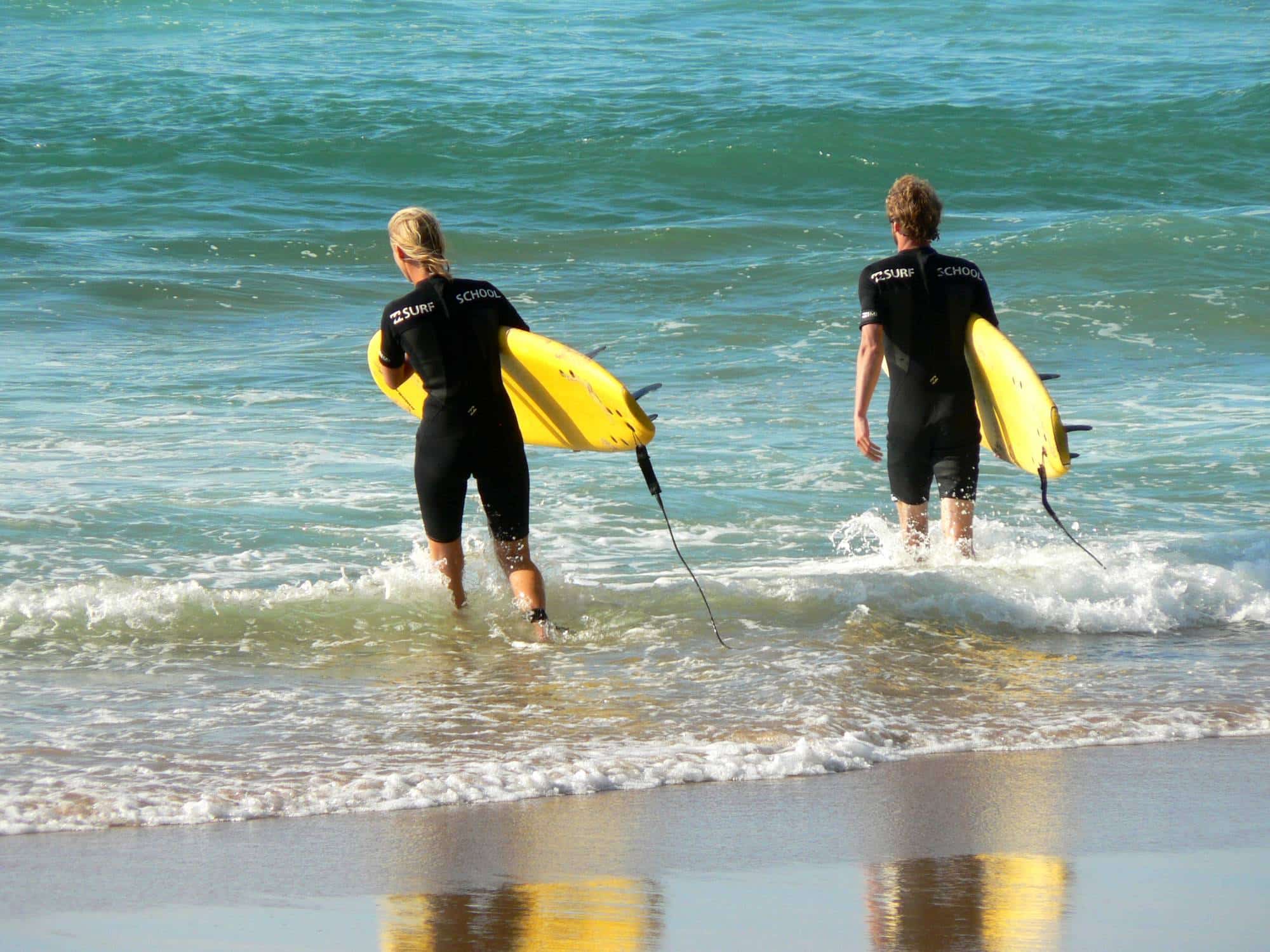 Biarritz Cote des basques surfeurs plage©CDT64